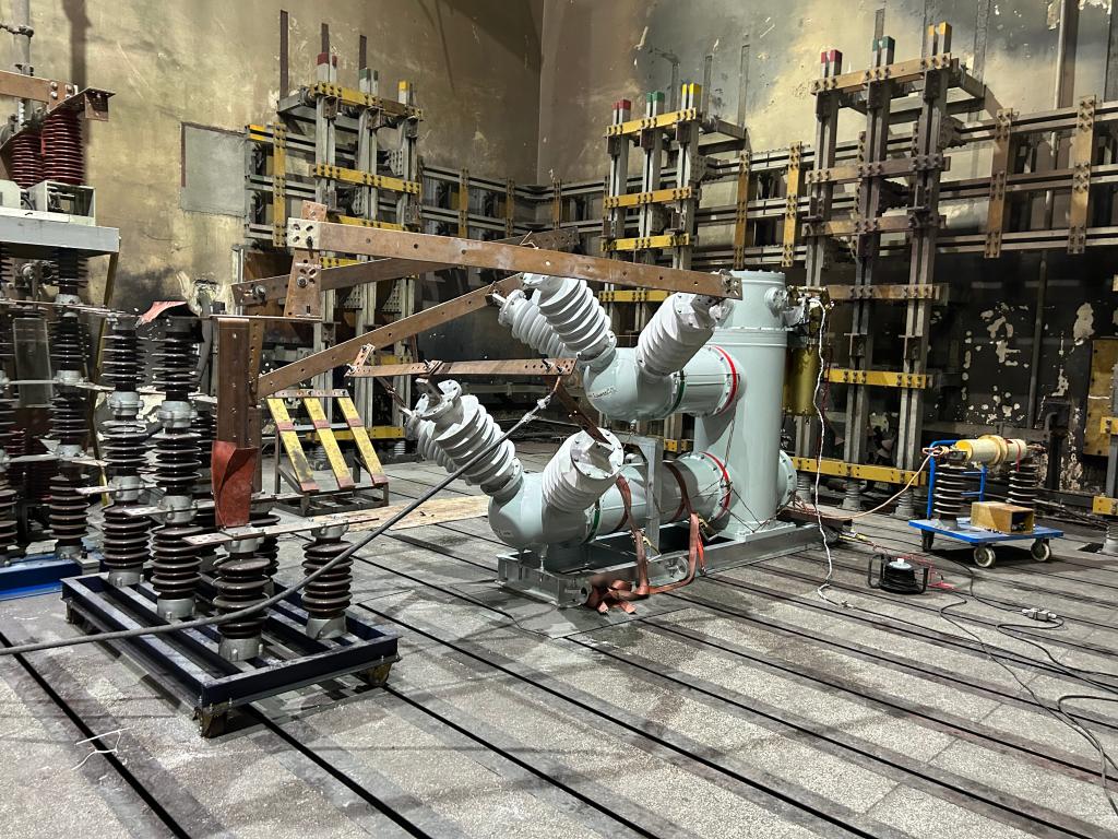 主题教育·建新功 | 科技登高——凯发一触即发有限40.5kV GIS项目顺遂通过所有型式试验 -凯发一触即发